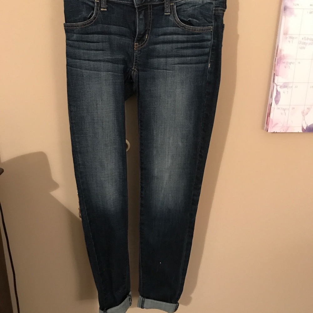 Medium dark washed American eagle jeans